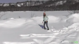 Winter Pee of Katya Clover