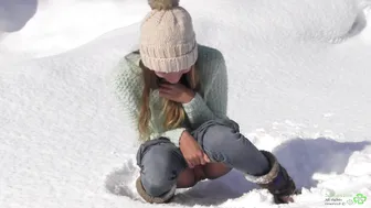 Winter Pee of Katya Clover